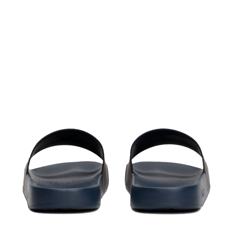 chanclas-con-logo-engomado