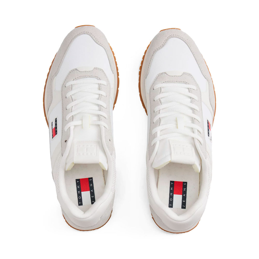 zapatillas-con-mezcla-de-texturas