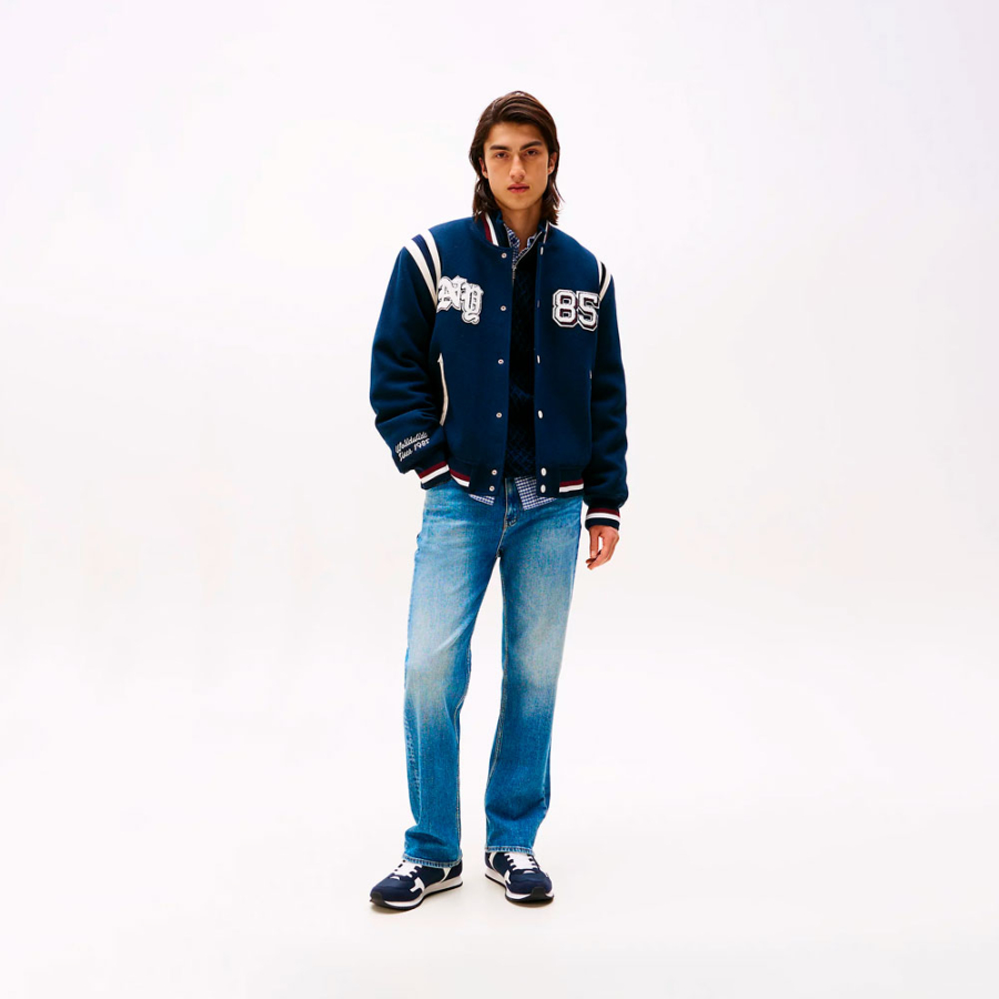 sneaker-mit-textur-mix