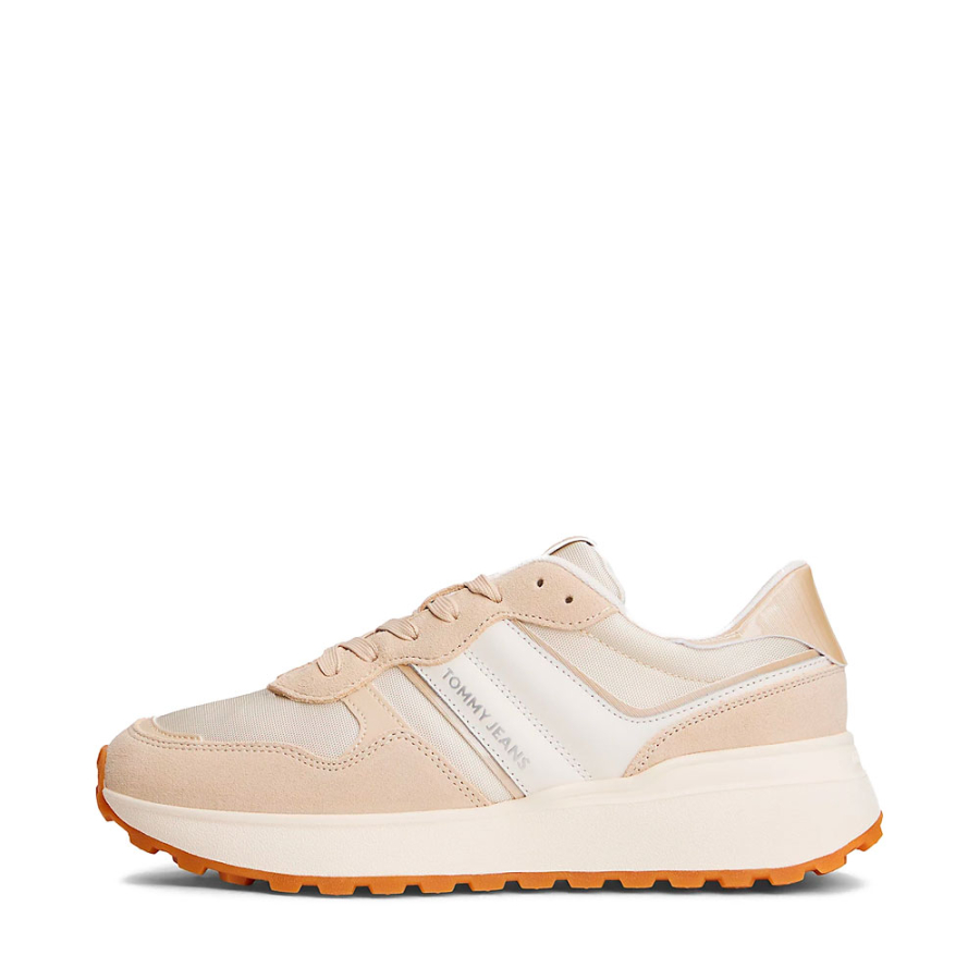 wildleder-sneaker-im-textur-mix
