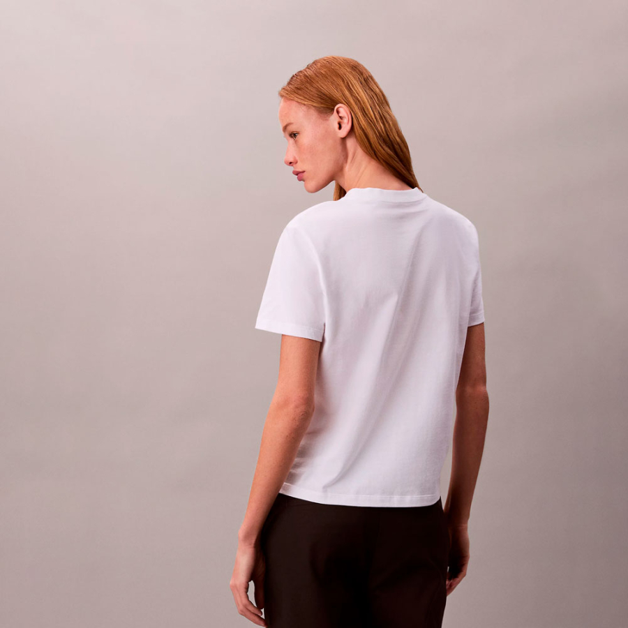 t-shirt-avec-logo-metallique-brillant t-shirt-avec-logo-metallique-brillant