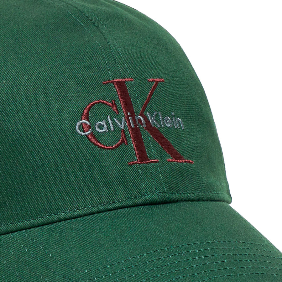 gorra-de-beisbol-con-logo-monograma-bordado