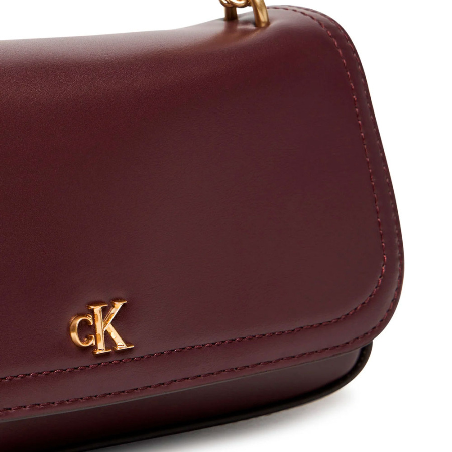 small-shoulder-bag-with-monogram-logo-hardware-chain small-shoulder-bag-with-monogram-logo-hardware-chain