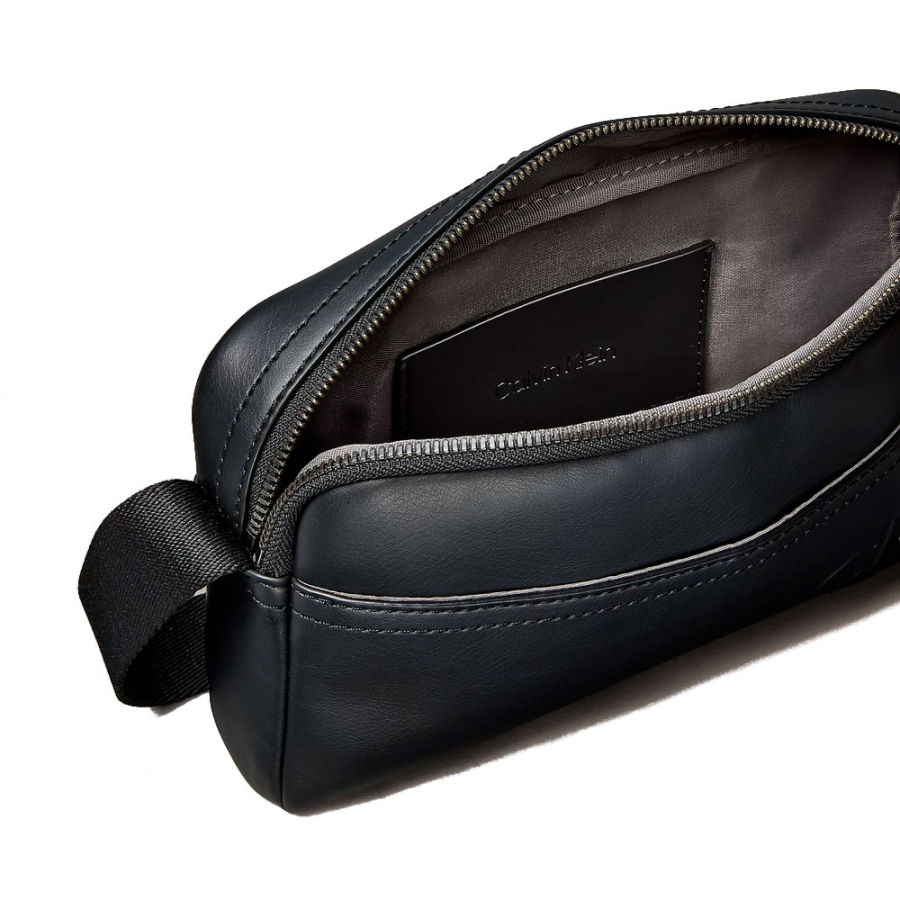 borsa-a-tracolla-con-logo-monogramma-inciso borsa-a-tracolla-con-logo-monogramma-inciso