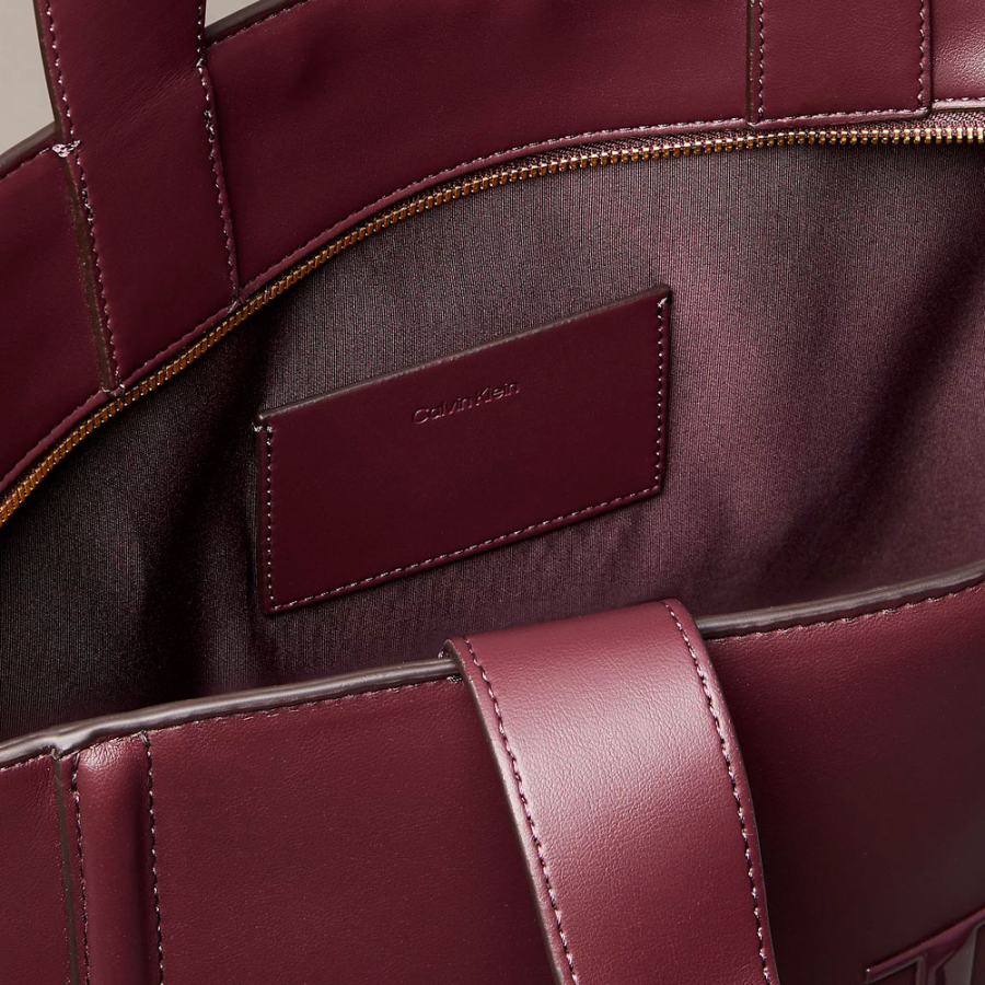 borsa-tote-con-monogramma-inciso borsa-tote-con-monogramma-inciso