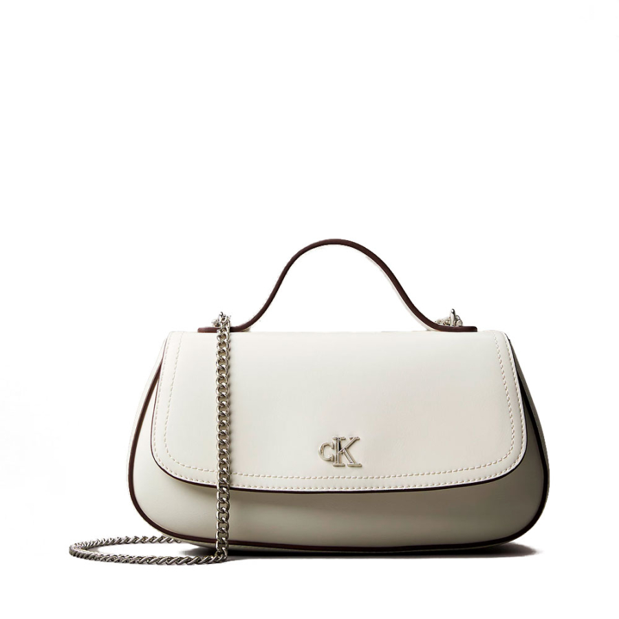 tote-bag-with-monogram-logo-hardware