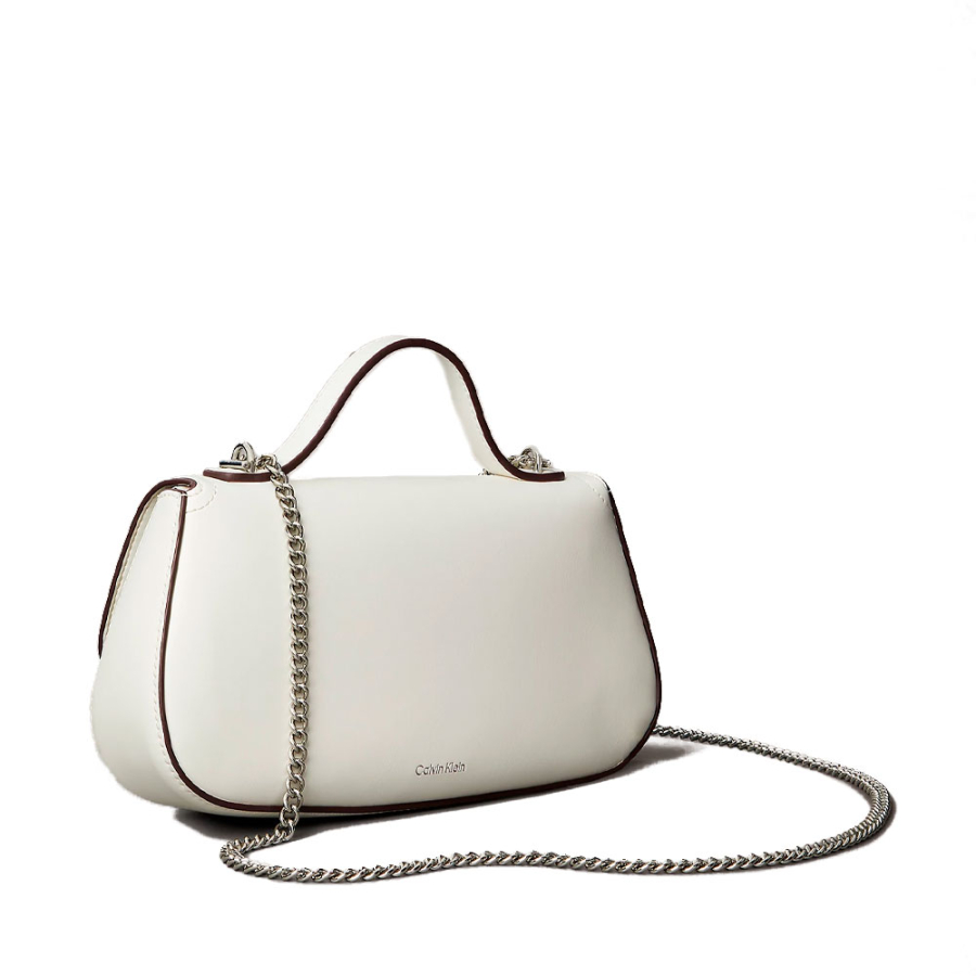 tote-bag-with-monogram-logo-hardware