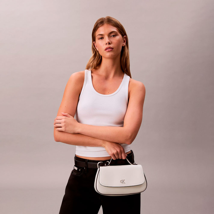 tote-bag-with-monogram-logo-hardware