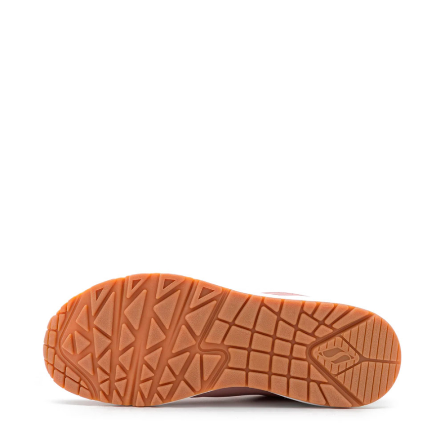 uno-sneakers-stand-on-air