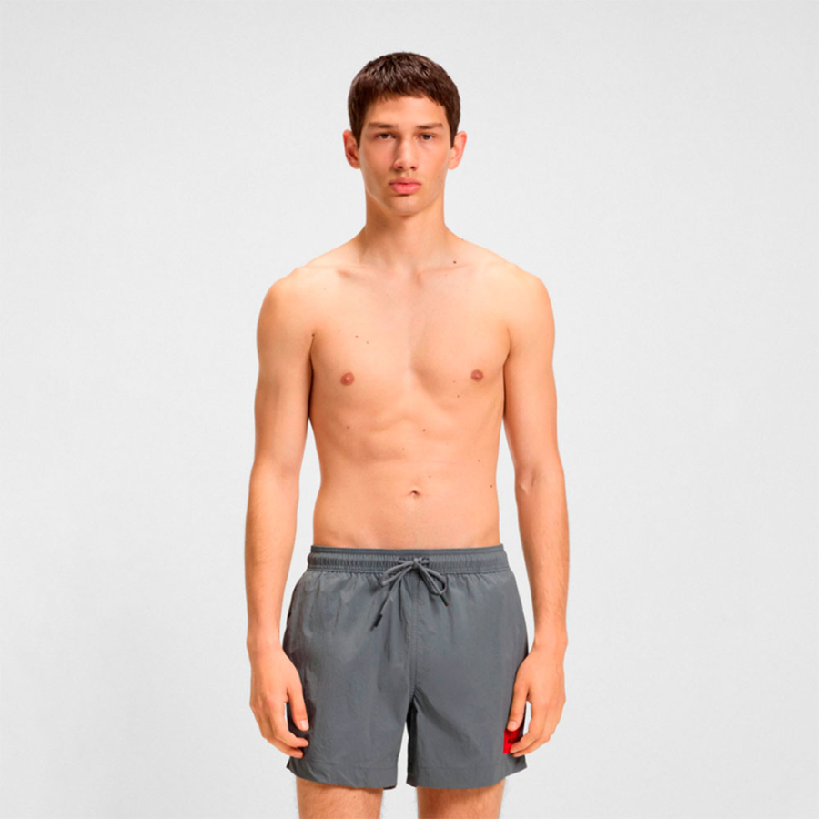 badeshorts-mit-durchgehendem-futter-und-rotem-logo-label badeshorts-mit-durchgehendem-futter-und-rotem-logo-label