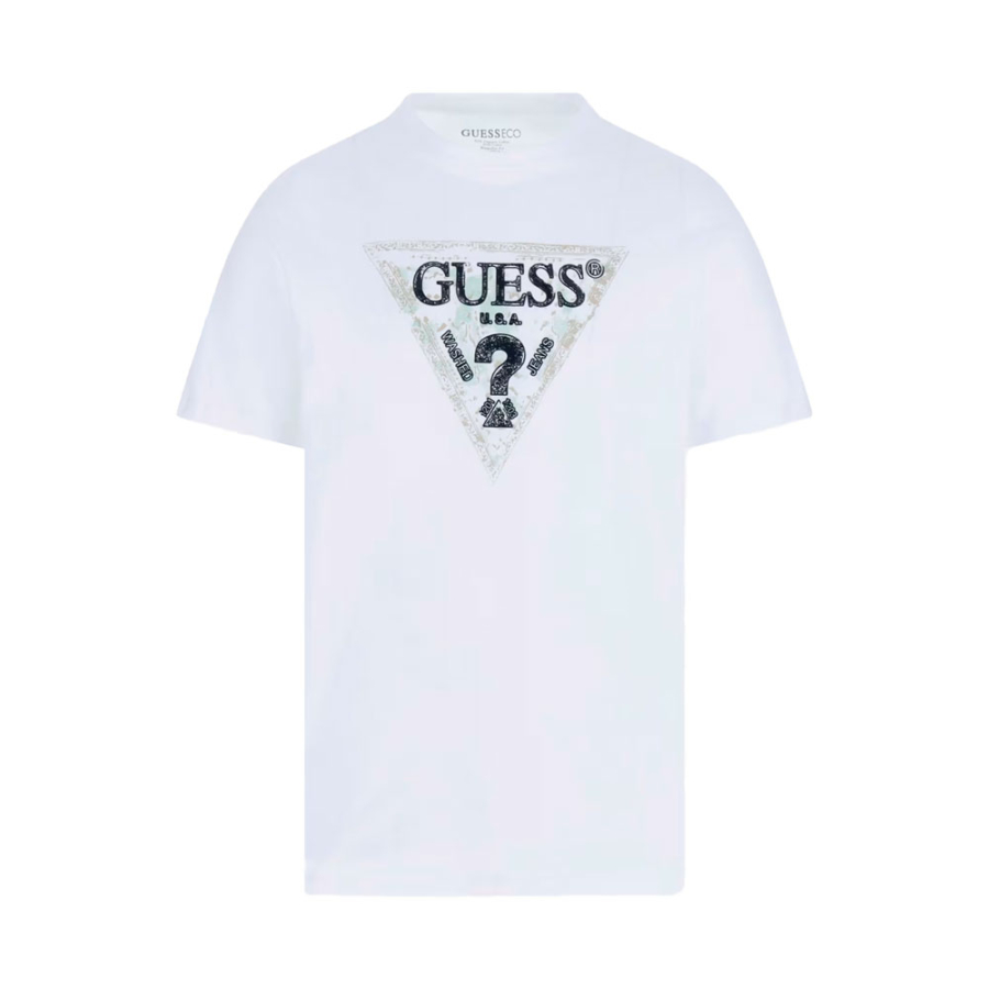 camiseta-com-logotipo-triangular