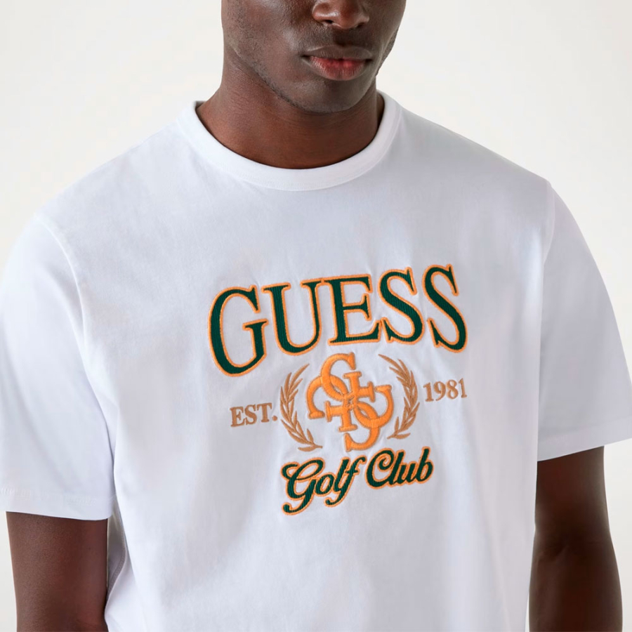 camiseta-con-logotipo-bordado