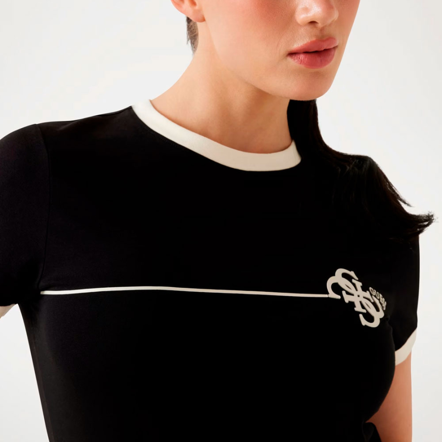 camiseta-con-logotipo-corte-slim