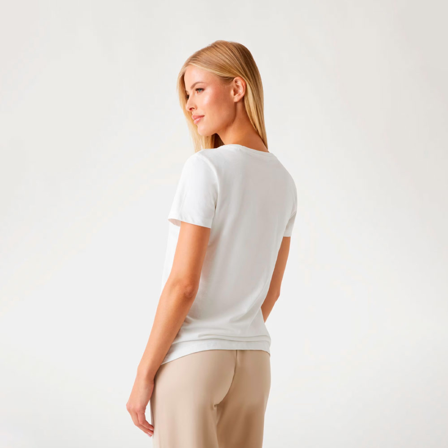 camiseta-con-logotipo-corte-regular