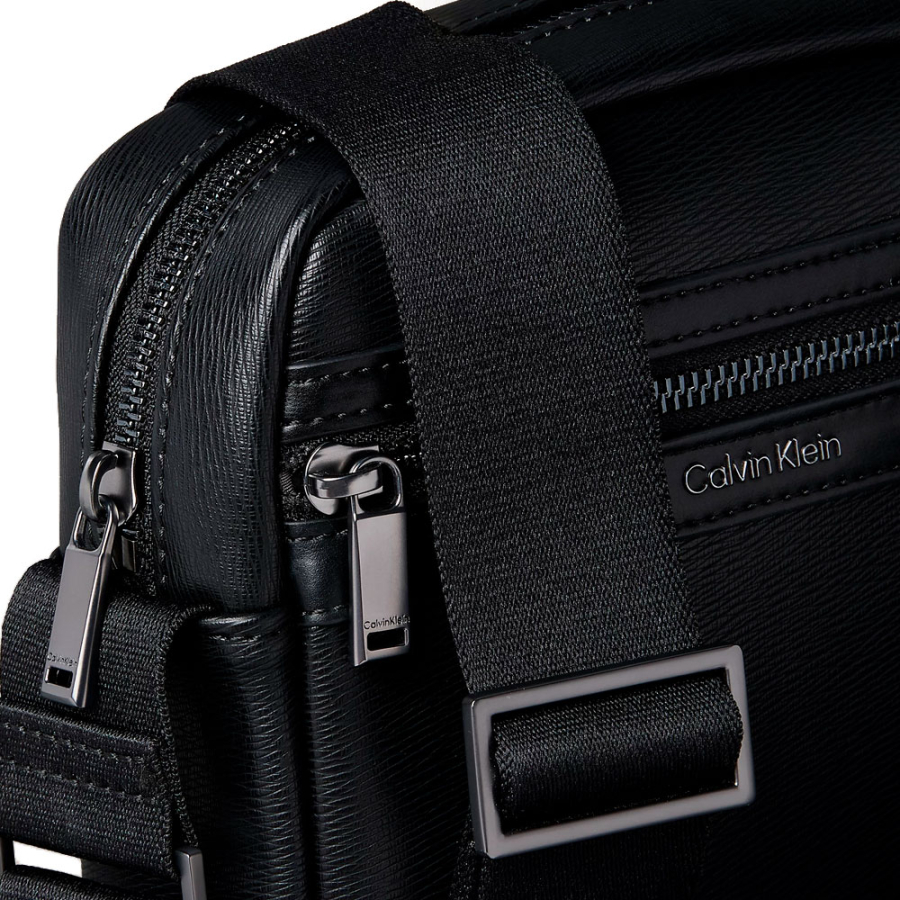 bolso-reporter-con-cremallera-texturizado