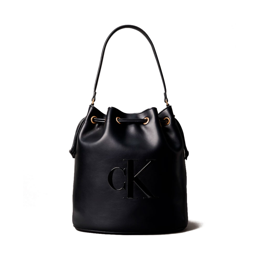 bolso-saco-con-logo-monograma-grabado bolso-saco-con-logo-monograma-grabado
