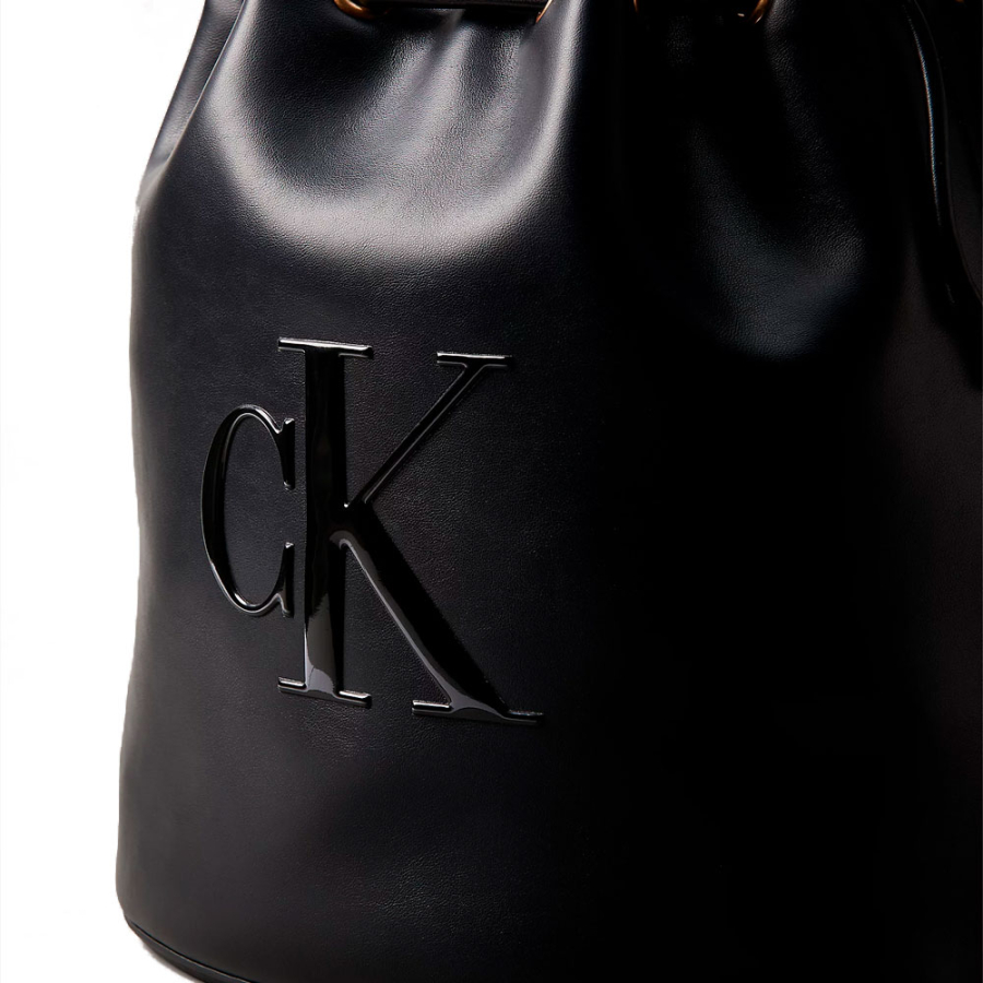 bolsa-tipo-saco-com-logotipo-monograma-gravado bolsa-tipo-saco-com-logotipo-monograma-gravado