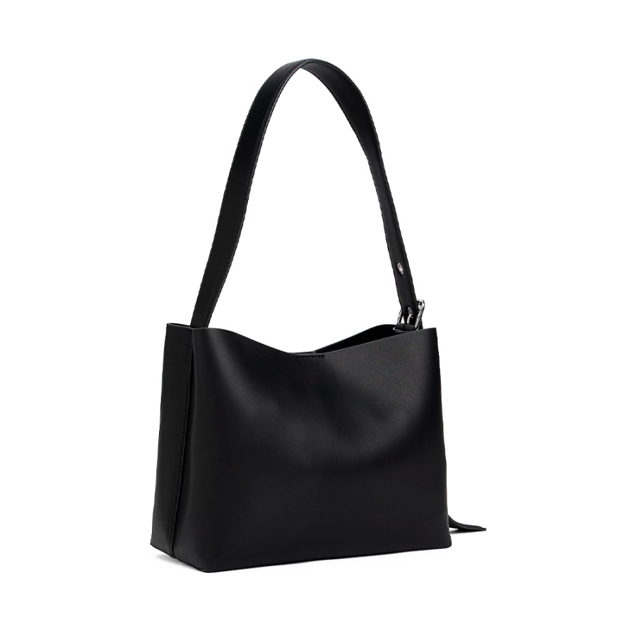 sac-hobo-avec-badge-logo sac-hobo-avec-badge-logo
