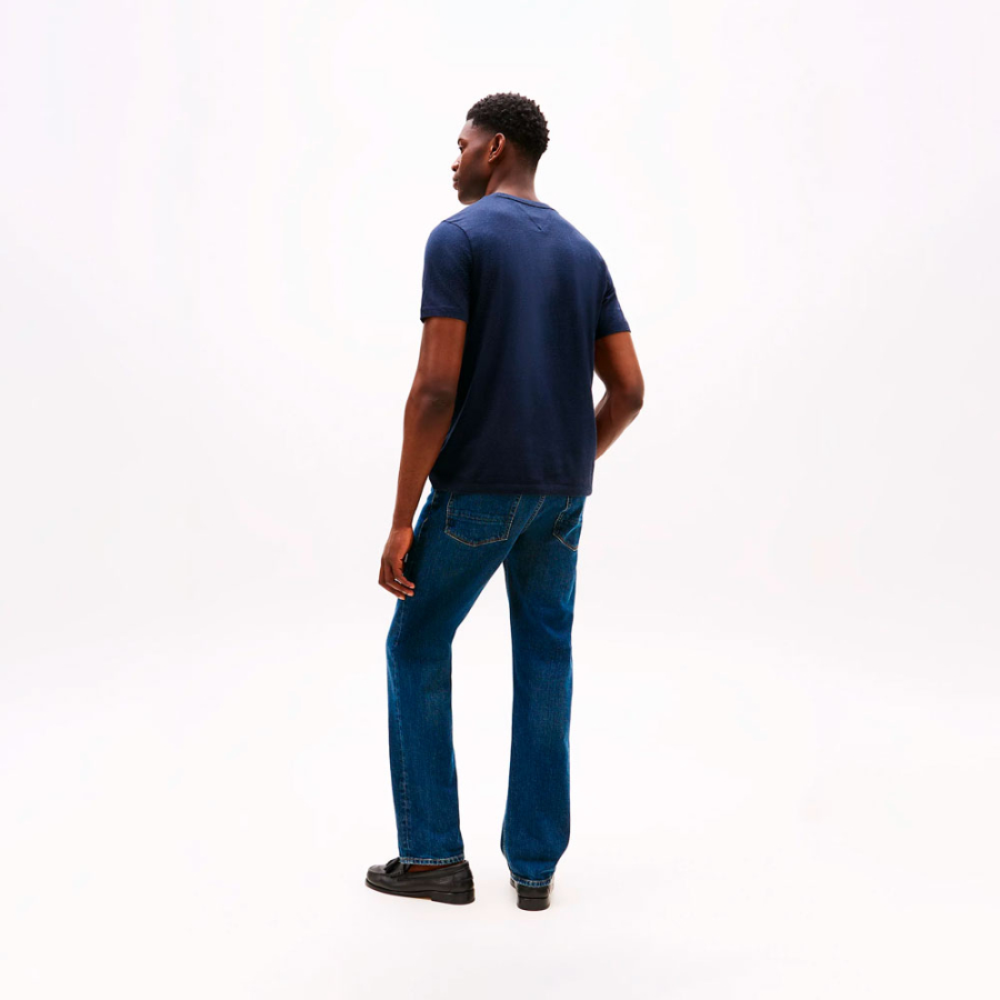 t-shirt-mit-rundhalsausschnitt-und-gesticktem-logo