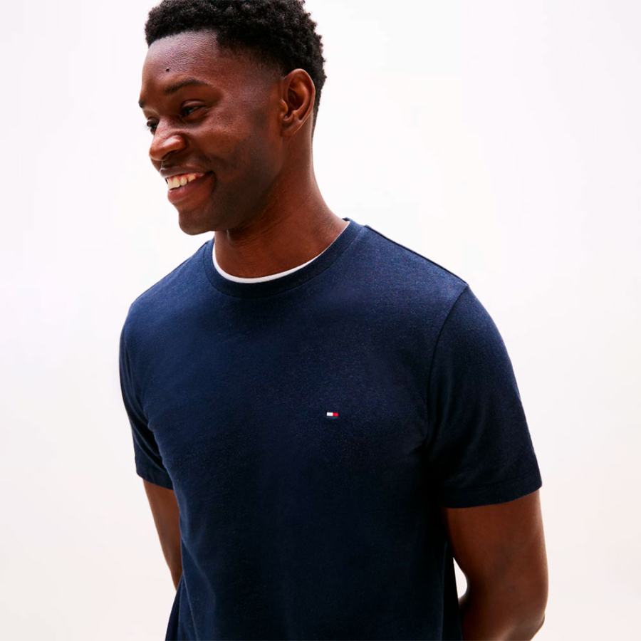 t-shirt-mit-rundhalsausschnitt-und-gesticktem-logo