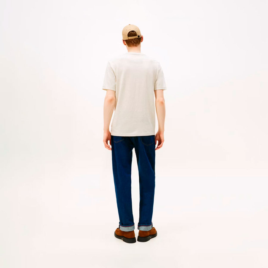 t-shirt-aus-stretch-strick-mit-logo t-shirt-aus-stretch-strick-mit-logo