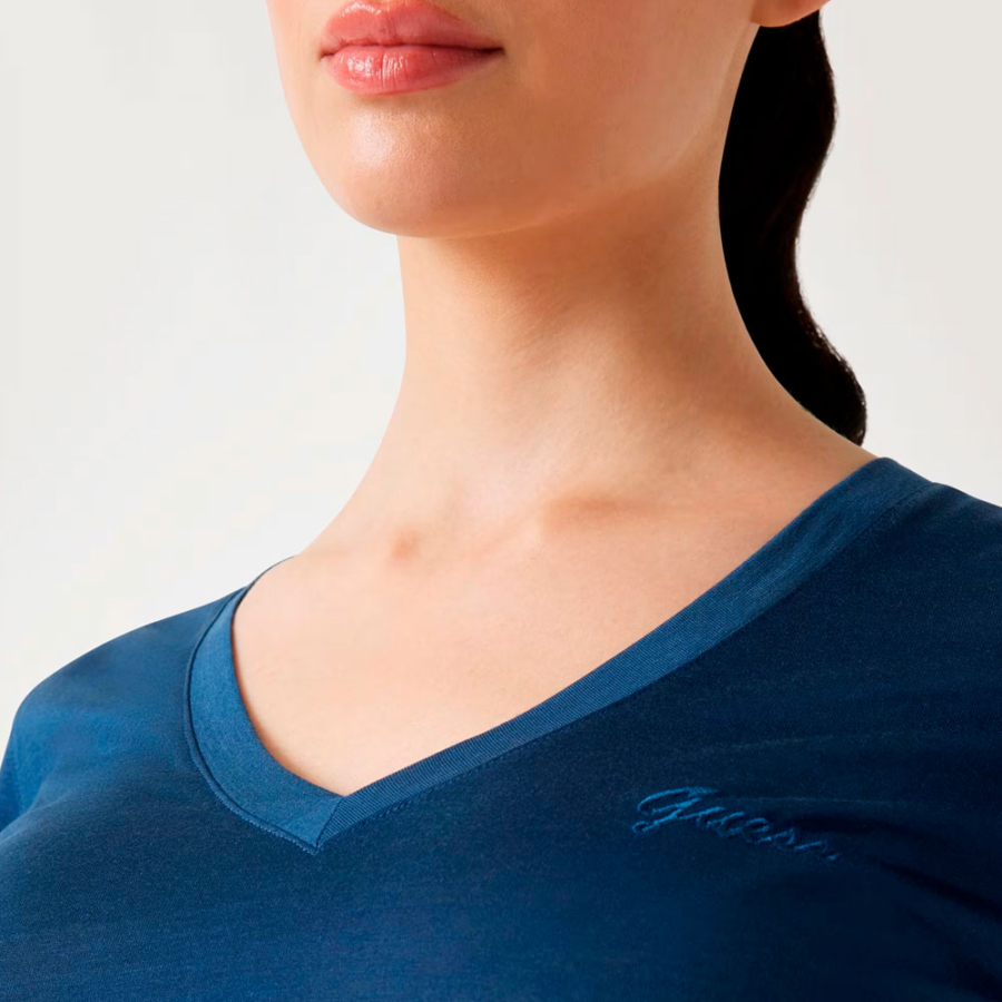 camiseta-cuello-de-pico