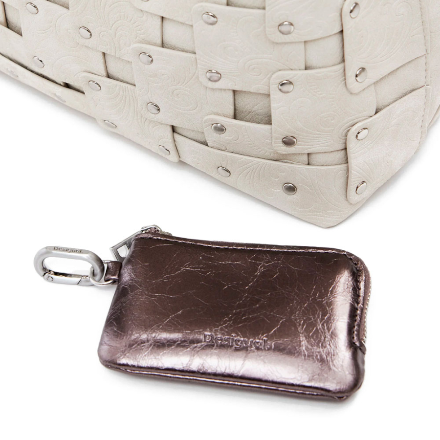 mochila-parches-efecto-piel-mediana mochila-parches-efecto-piel-mediana