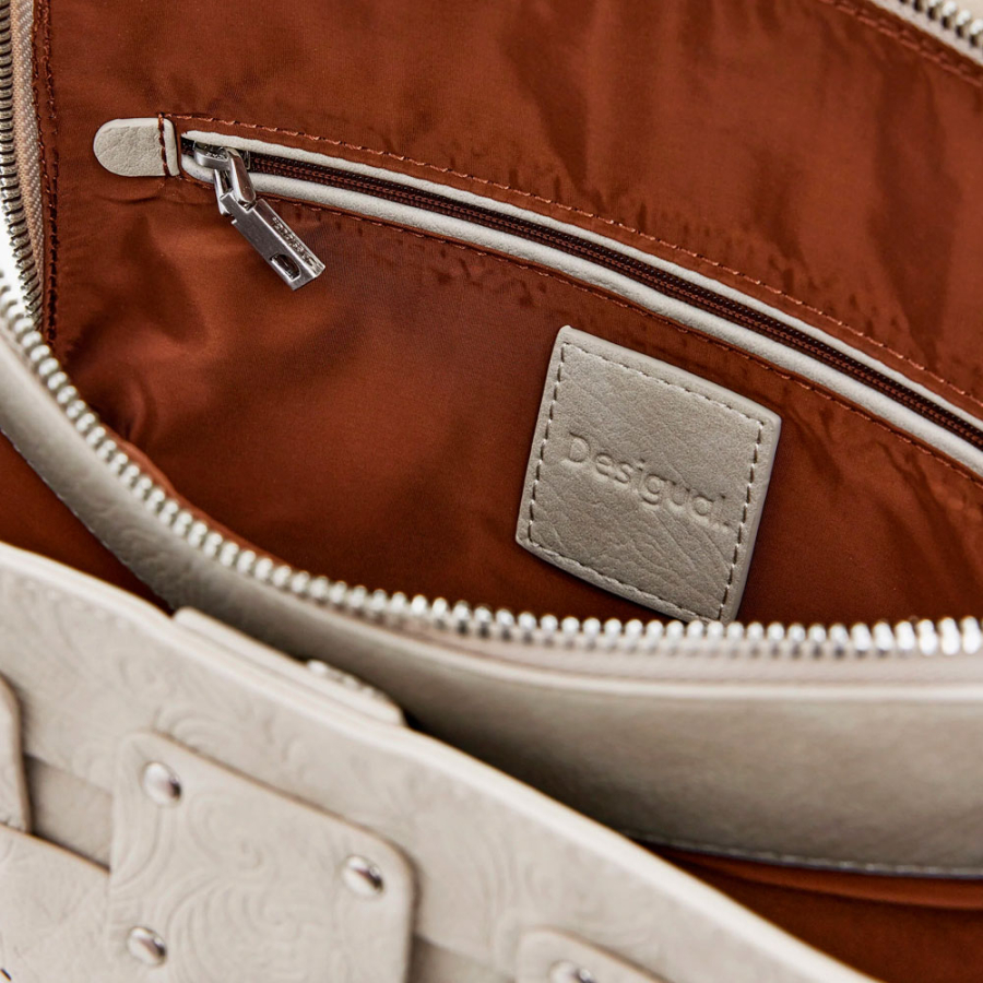 sac-a-dos-moyen-avec-patch-effet-cuir sac-a-dos-moyen-avec-patch-effet-cuir
