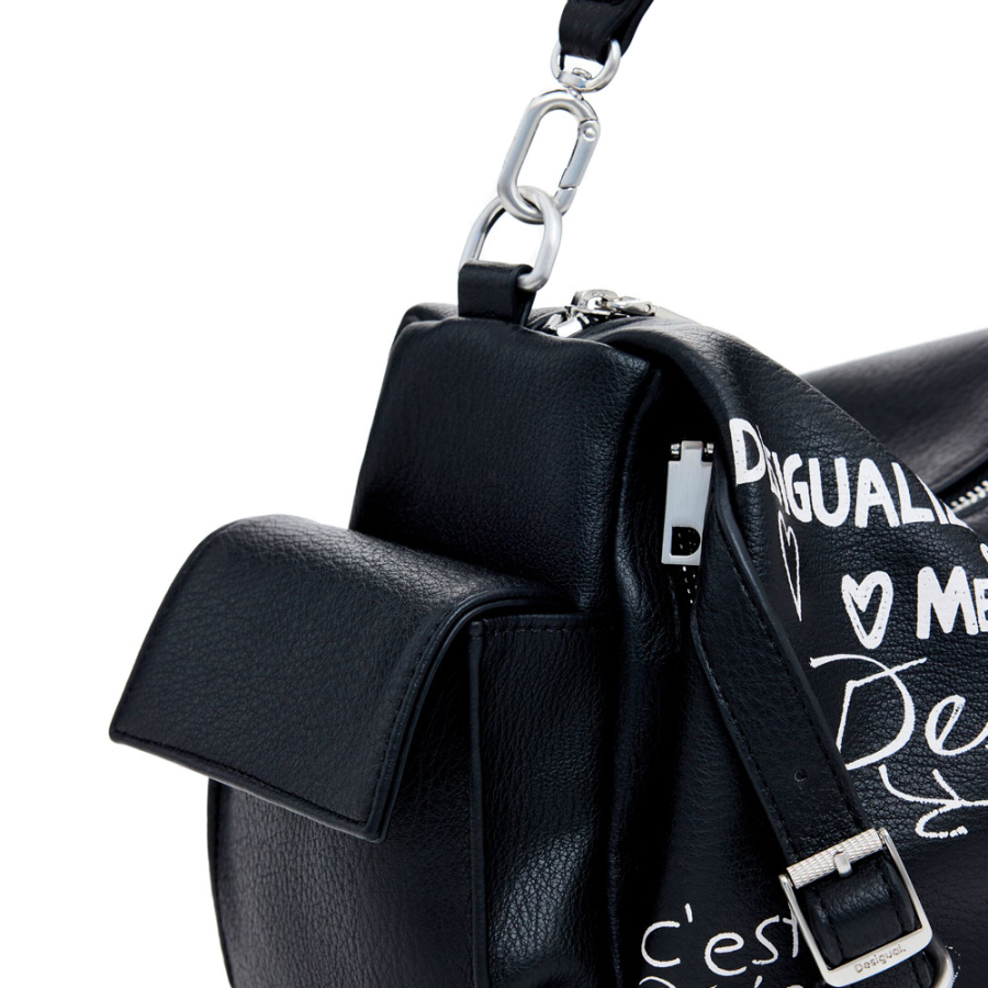 bolsa-de-boliche-media-com-efeito-couro-e-letras bolsa-de-boliche-media-com-efeito-couro-e-letras