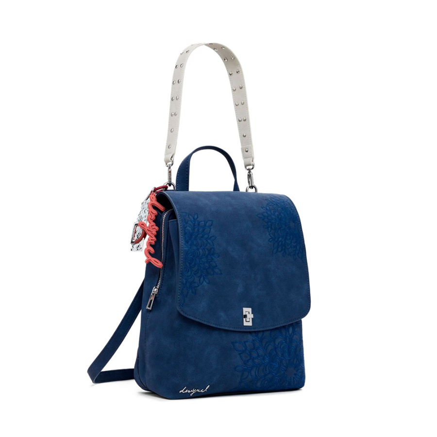 mochila-pequena-com-aba-gravada mochila-pequena-com-aba-gravada