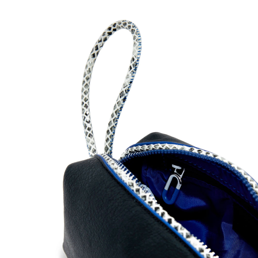 necessaire-media-com-efeito-couro-contrastante necessaire-media-com-efeito-couro-contrastante