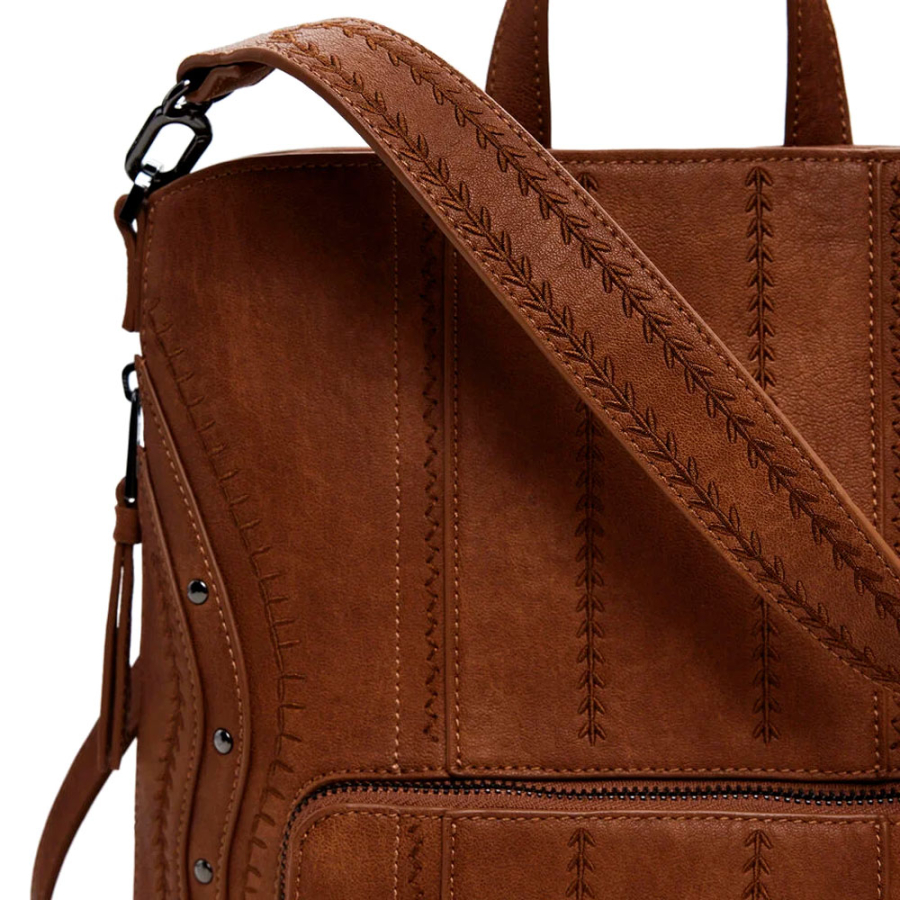 mochila-pequena-de-couro-com-efeito-patch mochila-pequena-de-couro-com-efeito-patch