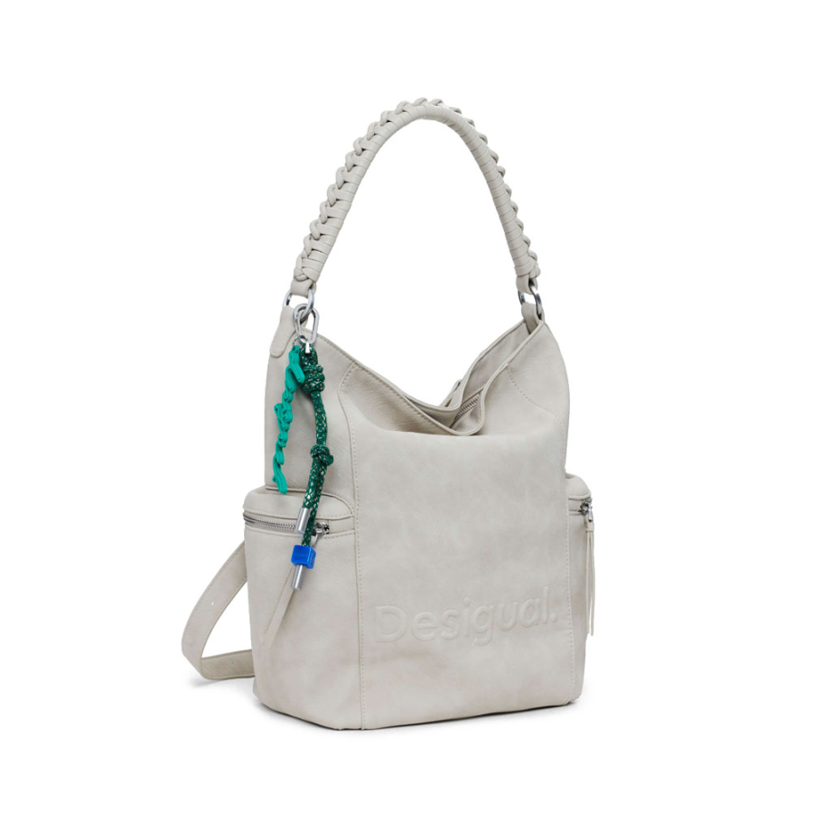 mochila-efecto-piel-logo-grande mochila-efecto-piel-logo-grande