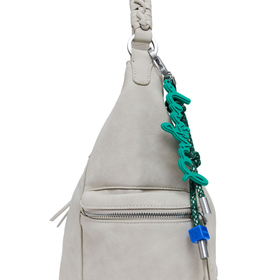 mochila-grande-com-efeito-de-couro-e-logo mochila-grande-com-efeito-de-couro-e-logo