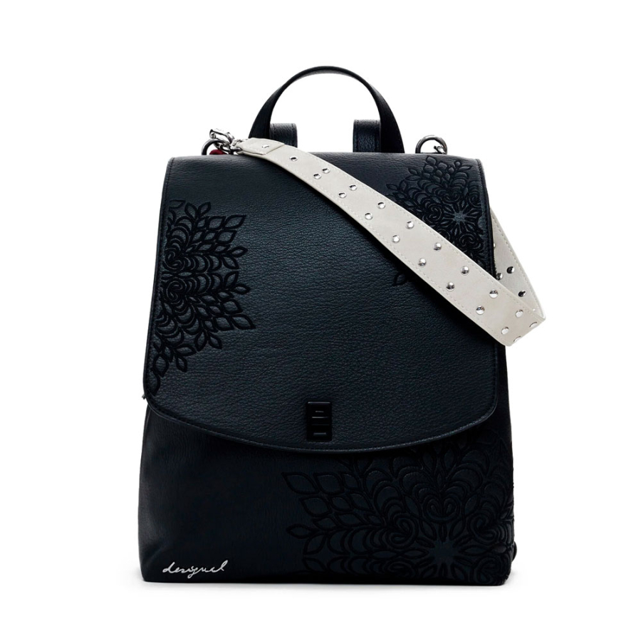 mochila-pequena-com-aba-gravada mochila-pequena-com-aba-gravada