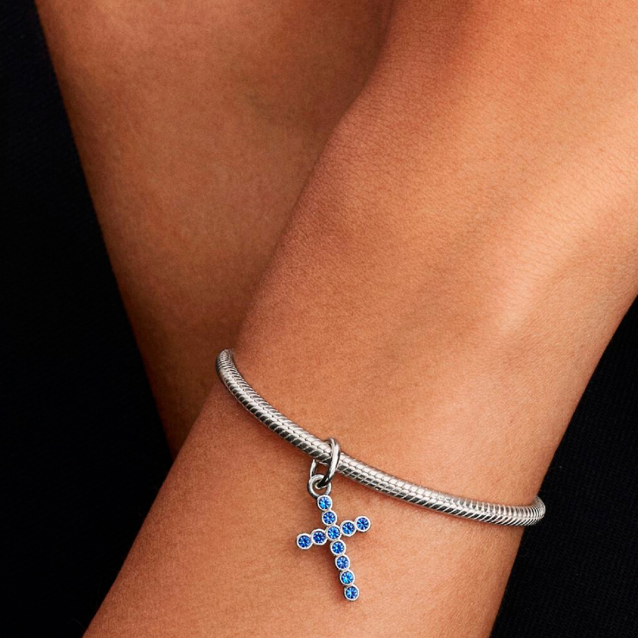 kreuz-anhanger-charm-794063c01 kreuz-anhanger-charm-794063c01
