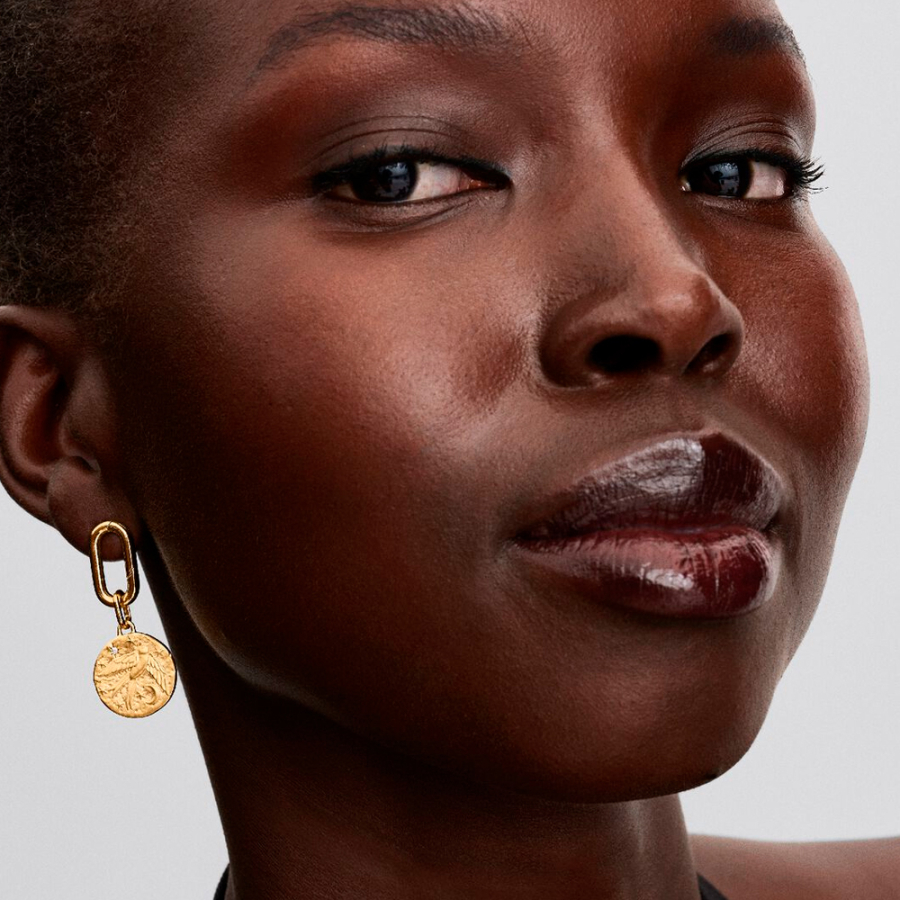 ciondolo-a-forma-di-medaglione-con-rondine ciondolo-a-forma-di-medaglione-con-rondine