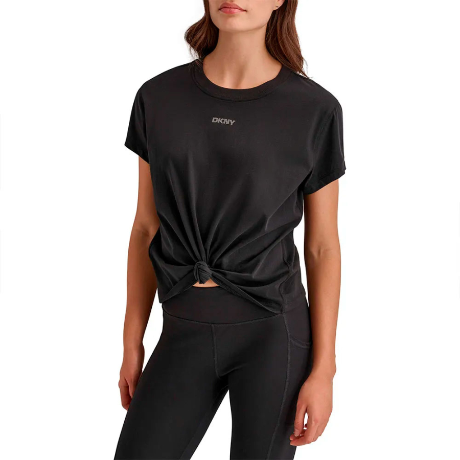 kurzarm-t-shirt-mit-knoten-vorne-und-mini-nieten-logo