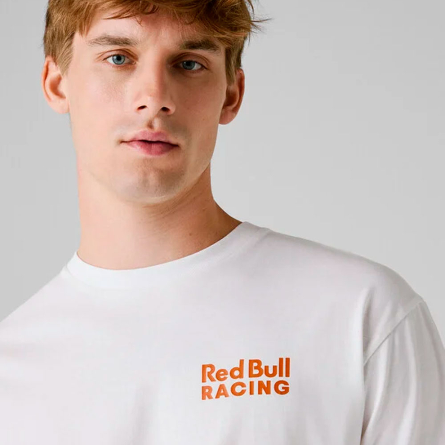 t-shirt-mit-bequemer-passform-und-bedruckter-ruckseite t-shirt-mit-bequemer-passform-und-bedruckter-ruckseite