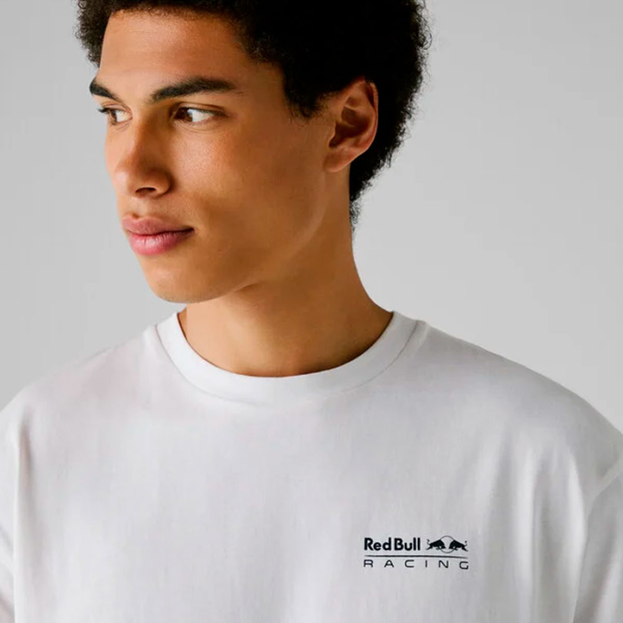 t-shirt-mit-bequemer-passform-und-bedruckter-ruckseite