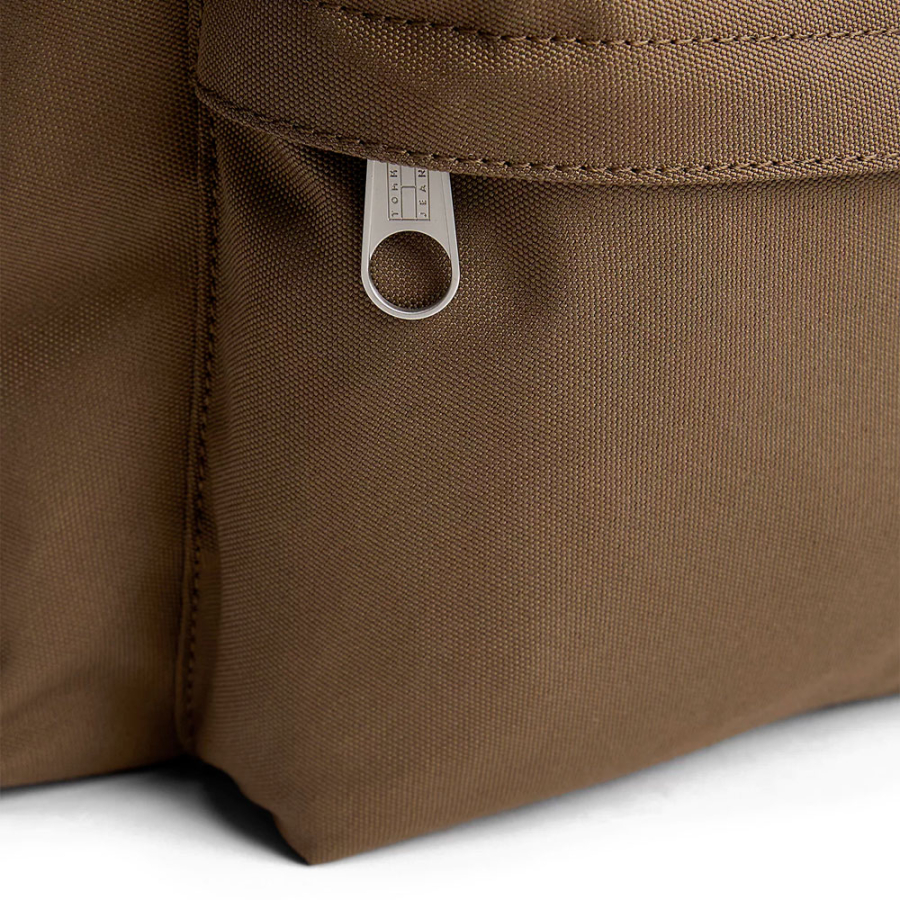 zaino-con-logo-essenziale