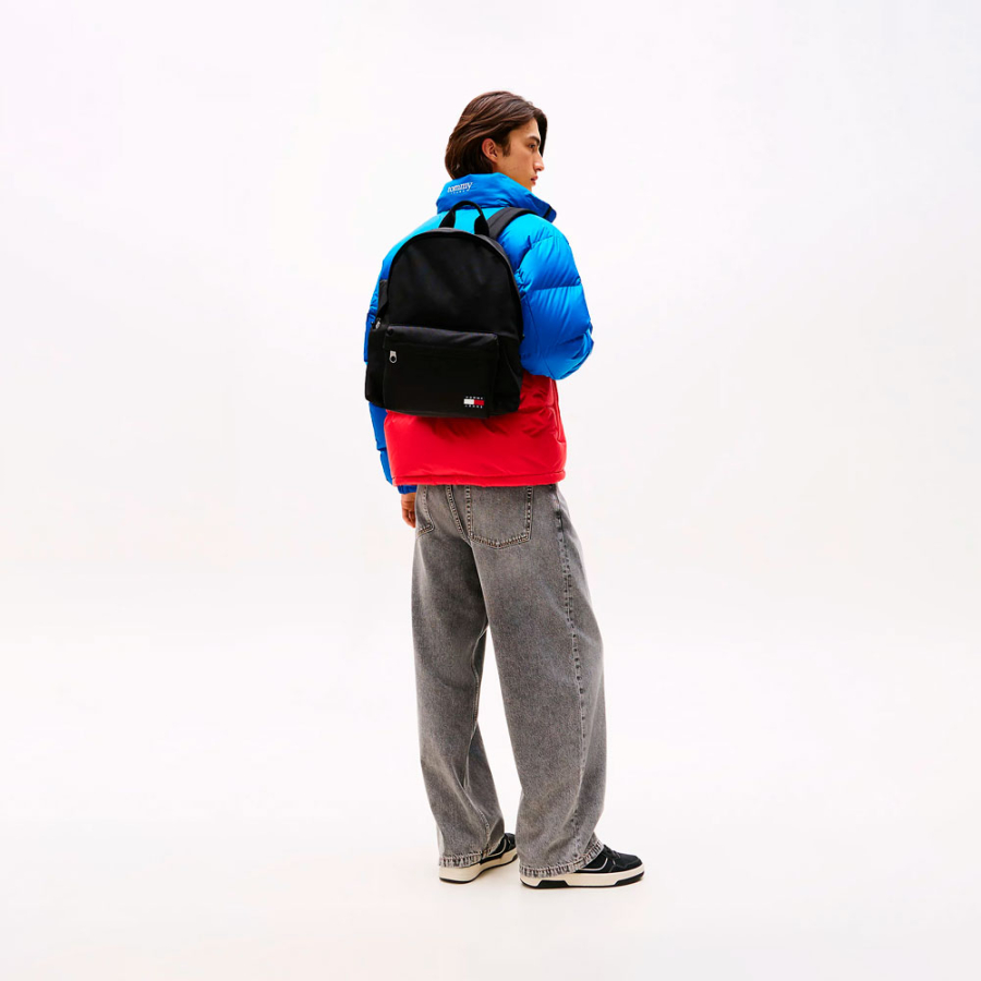 sac-a-dos-avec-logo-essentiel sac-a-dos-avec-logo-essentiel