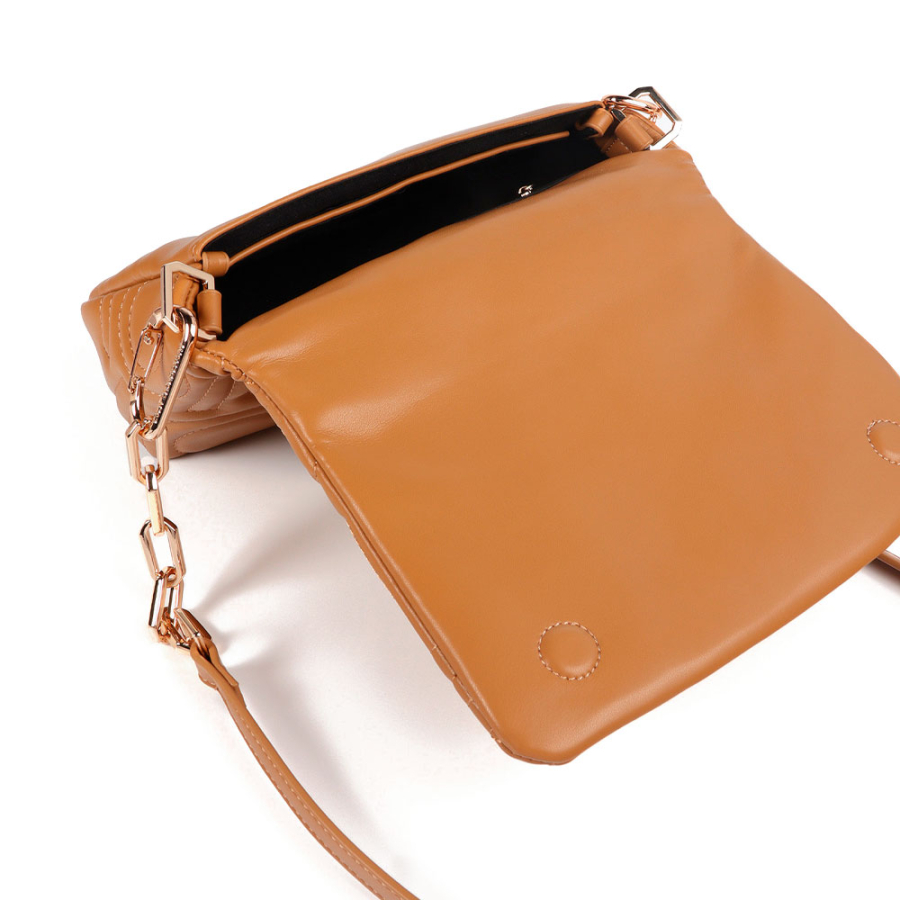 borsa-a-tracolla-imbottita-con-logo borsa-a-tracolla-imbottita-con-logo