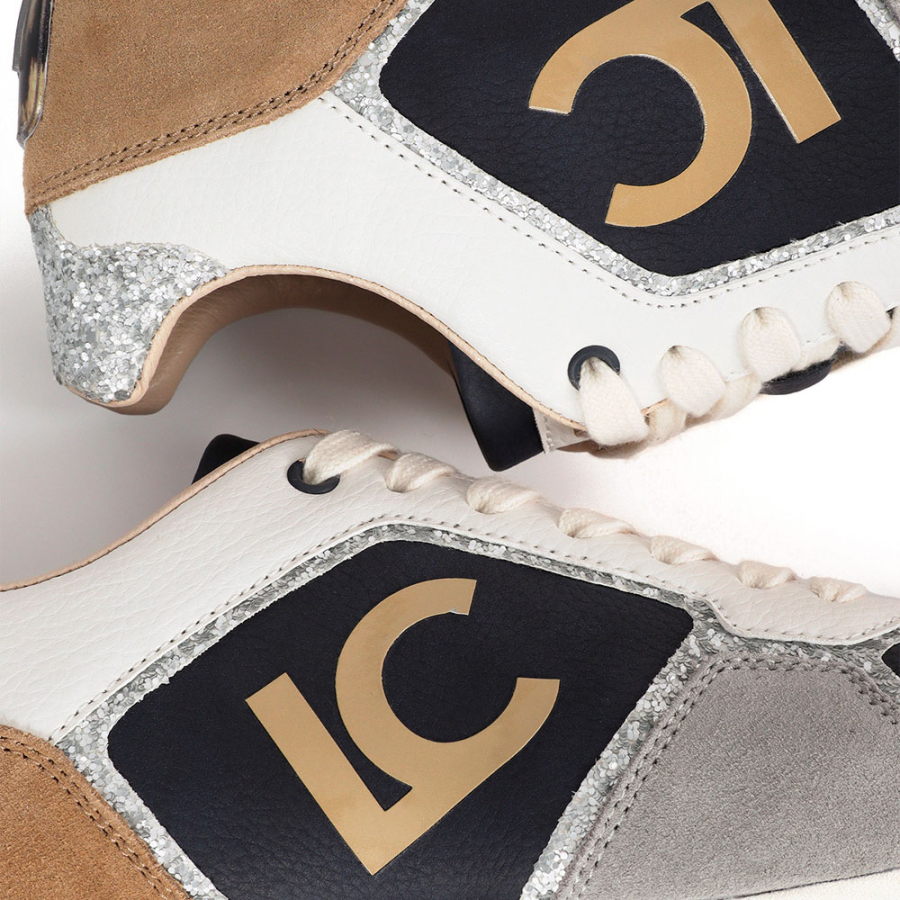 sneaker-mit-personalisierter-sohle-und-animalprint sneaker-mit-personalisierter-sohle-und-animalprint