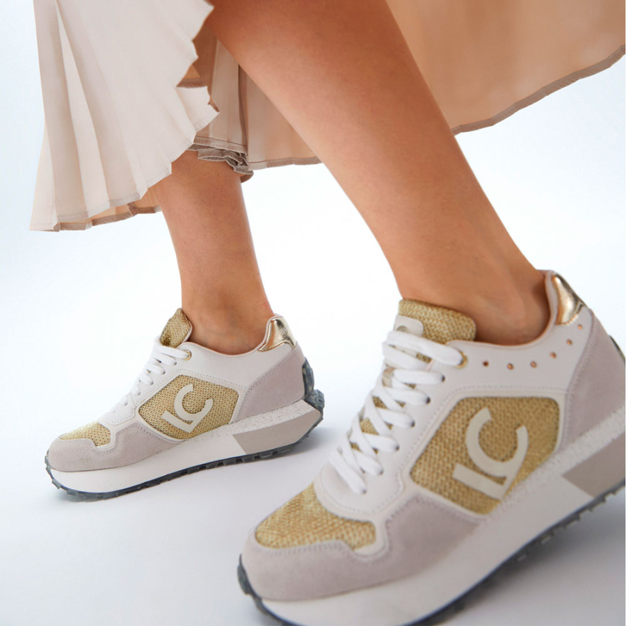 sneaker-mit-personalisierter-sohle-und-goldenen-details sneaker-mit-personalisierter-sohle-und-goldenen-details