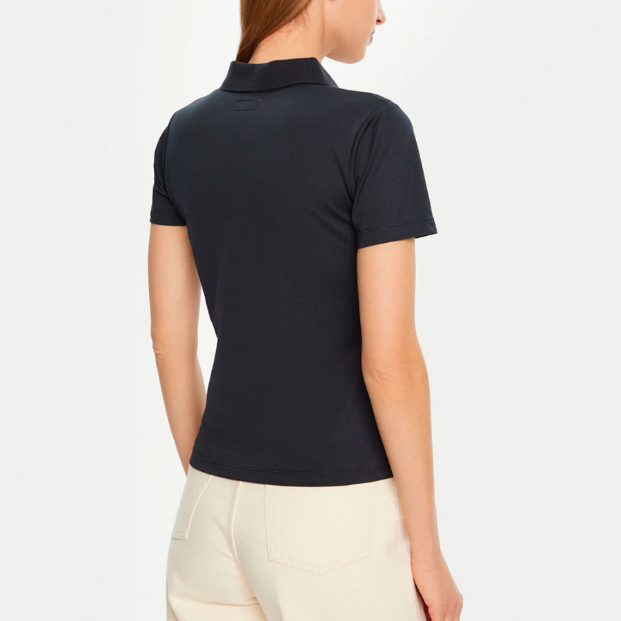 schlankes-poloshirt-mit-standard-passform schlankes-poloshirt-mit-standard-passform