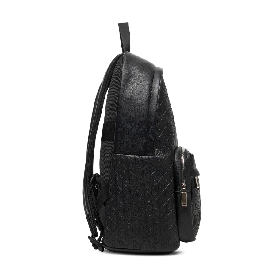 sac-a-dos-avec-monogramme-grave-partout sac-a-dos-avec-monogramme-grave-partout