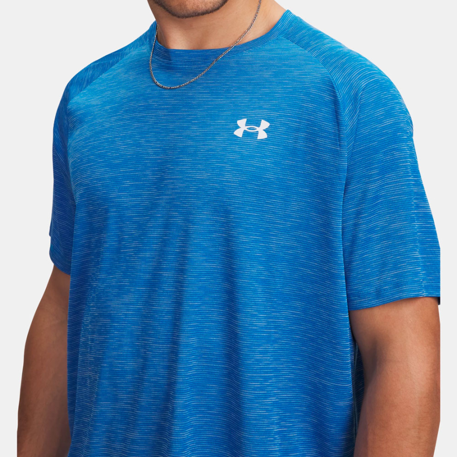 camiseta-con-textura-ua-tech