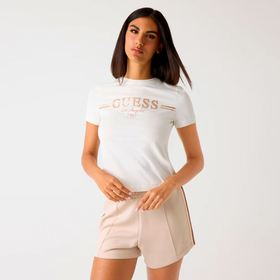 camiseta-com-logotipo-brilhante camiseta-com-logotipo-brilhante