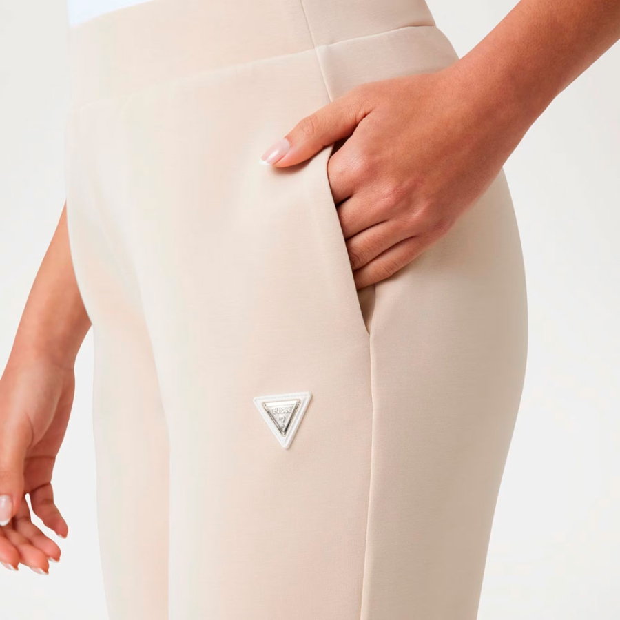 joggerhose-mit-mittlerer-leibhohe joggerhose-mit-mittlerer-leibhohe